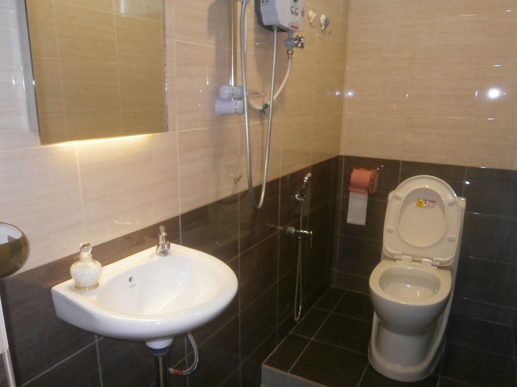 F.M Guesthouse Kampong Darat Tanah Puteh Buitenkant foto